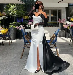 Black White Saudi Arabia Prom Dress Vintage Off the Shoulder Slit Stain Formal Evening Party Gowns 2023 Celebrity Style Robe de Soiree Vestidos Gala