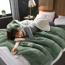 Одеянные одеяли на квадратном фланелевом одеяле на кровать на плане