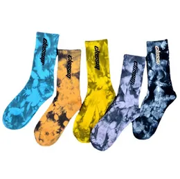 Nowe barwione krawatem Tube Socks Wysokie uliczne moda Street Pure Cotton Sock Sock Casual Trendy Socks Męskie koszykówkę