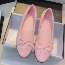 balettlägenheter designer sko ballerina pumpar klädskor ballerin platt häl loafers quiltade läder tweed grosgrain cap toe ballerines ballerina lägenheter