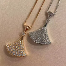 Marke Luxusrock Designer Halsketten f￼r Frauen 18K Gold Liebe Herz rosa leuchtende Kristall Diamant Anh￤nger Klee Halskette Halskette Halsketten Juwelen Geschenk Juwelen Geschenk