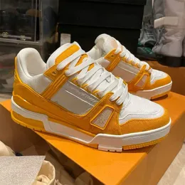 Sapatos de designer de luxo primavera e verão esportes de relevo amarelo de relevo size 36-44 mkjlwaq00000001