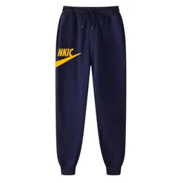 Nuovi pantaloni da jogging larghi uomo New Fashion Fleece autunno inverno pantaloni sportivi caldi pantaloni dritti da uomo all'aperto stampa LOGO del marchio