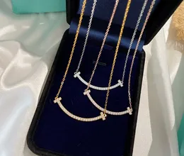 İns kolye lüks güzel mücevher zinciri kolye için kolye k altın kalp tasarımcısı bayanlar moda inci satürn Küba bağlantı mektubu