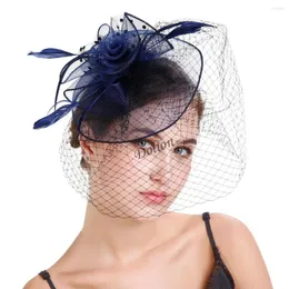 Berets Lady Fedoras Hat Female British Style Party Girls Wedding Hearwear Bridal Veil Fashion Feather B-8293