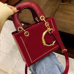 Luxury D Handväska Purses For Women Designer Shoulder Crossbody Bags Rivet Handväskor Ladies Mini Totes Wallet Messenger