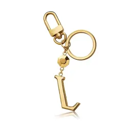 2022 Nyckelhållare Keychain Charm Bag Buckle Lovers Car Letter Leather Keychains Män Kvinnor Väskor Pendant Tillbehör