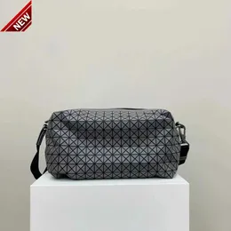 Женские дизайнерские сумки 2023 Новый японский Lingge Sanzhai Box Bag Bag Unisex Camera Один плеч