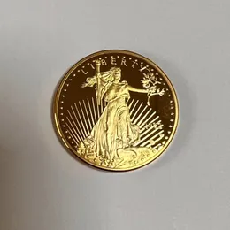 10 PCS Non Magneitc Inne sztuka i rzemiosło American 2022 Freedom Eagle 1 und Gold PlATED SOVENIR DREAD HOME DECOREATON RADGE Kolekcjonerski Odznaka Pamiątkowa