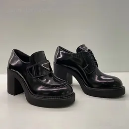 designerskie obcasy buty Buty damskie Monolit szczotkowane skórzane buty koronkowe buty wysokie obcasy projektanci Projektanci na platformie Mokasyny