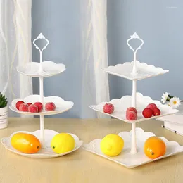 Tallrikar 1st trehagad tårta stativ europeisk fruktfruktfack dessert tre former skrivbord förvaring rack dekoration