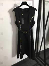 スカートハイエンド2022夏のレディースロングドレスメデューサベルトドレス印刷デザイナースカートガールズノースリーブスカートラグジュアリーブラックドレストライアングル