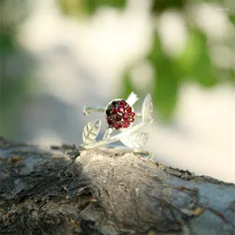Ringas de cluster doce estilo romântico senhoras metal aberto anel ajustável moda incrustada rubi romã prata color color folha festa jóias
