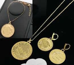 Nytt mode banshee halsband armband mynt medusa portr￤tth￤ngen stud ￶rh￤nge h￥rn￥l upps￤ttningar m￤ssing damer designer smycken g￥vor ms19 - 001