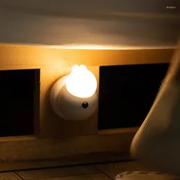 야간 조명 창조적 인 실리콘 PAT 인간 적외선 센서 라이트 카툰 USB 충전 침대 옆 복도 조명