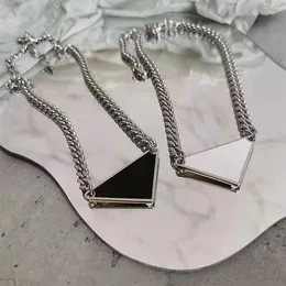 2021 Womens Mens Luxury Designer Necklace Chain Mashion Modern Jewelry Black and White Triangle Design Party Silver Hip Hop Punk 196m