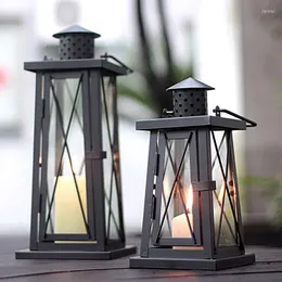 Candle Holders European Retro Lighthouse Holder Iron Glass Handheld Lantern Wedding Living Room Outdoor Garden Metal Candelabra Decor