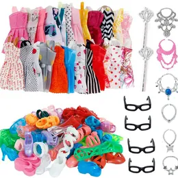 Presentuppsättningar 32 Artikeluppsättning Dolltillbehör Mix Fashion Cute Dress Glasögon Halsband Skor klädkläder för Barbie Doll 2658 E3