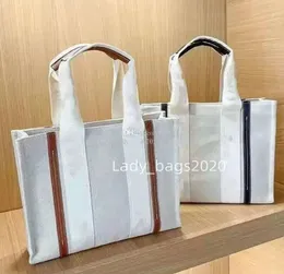 Kadınlar tuval çanta odunsu tote alışveriş çantası lüks tasarımcı çanta naylon hobo keten büyük plaj çantaları çapraz vücut seyahat crossbody omuz çantaları cüzdan 37cm kahverengi