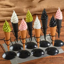 Fabricantes de pão Modelo de sorvete artificial de comida artificial Cones Crispy Tube Fake Giant Display adereços