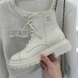 Luxury Design Boots Channel Fashion Women Retro Dekoracja zima ciepły śnieg Non poślizg na wysokim obcasie Martin Knight Tassel Casual Socks Buty 09-02