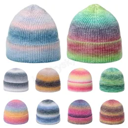 Cappelli invernali per le donne Nuovi berretti Gradiente lavorato a maglia Cappello carino Lady Autunno Berretto femminile Capss Scaldino all'aperto Cofano Cappellini casual