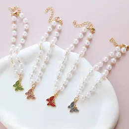 Abbigliamento per cani Accessori per animali domestici Ciondolo a farfalla con strass intarsiato Cucciolo Collare di perle Catena per collo con gioielli per gatti per forniture di nozze