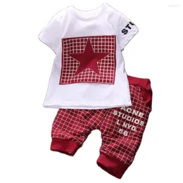 Roupas de roupas Roupas de menino bebê 2022 Summer Kids T-shirt Terno Set Star Impresso Born Sport Suits
