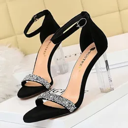 Sandalet Yüksek Yaz Kristal Bling Kadınlar 9.5cm 2021 Sier Siyah Topuklu Süet Pompalar Lady Plus Boyut 43 Düğün Gelin Ayakkabıları T230103 735