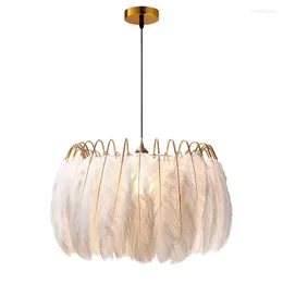 Подвесные лампы Современное белое перо подвесное потолочное блеск скандинавской дизайн люстра