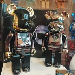 Nowe gry Bearbrick Daft Punk 400 28Cm Wspólne jasna twarz Przemoc Niedźwiedź 3D Oryginalna ozdoba Ponury posąg Model dekoracji Upuść Dh3Pb