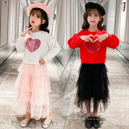 Completi di abbigliamento Primavera Autunno Vestito da ragazza Neonata Love Felpa con paillettes Gonna a rete Set da due pezzi Top a maniche lunghe per bambini Abiti in cotone per bambini