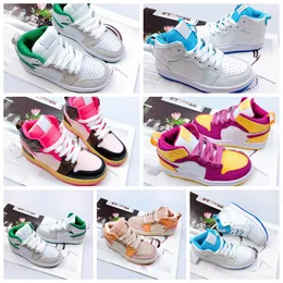Christmas Gifts Kids Fashion Shoes Baby Sneakers 1 1S Soft Soled Infant Shoe For Child Lace Up Spring Breathable Crochet Casual Trainers Toddlers Sneakers