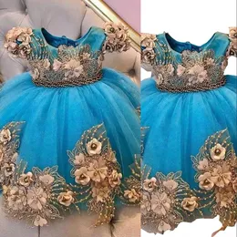 2023 Turquoise Little Flower Girls Dresses Short Sleeve Pearls Princess Kids First Communion Gown Floor Length Toddler Christening Dress