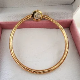 Shine Gold Plated Bracelet Sparkling Crown O Snake Chain Fashion Bracelet Se adapta a las pulseras Pandora europeas Charms and Beads