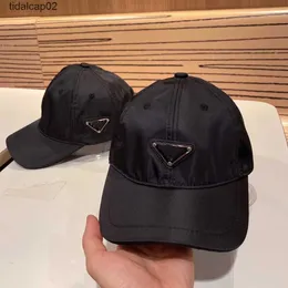 Metal Inverted Triangle Letter Baseball Cap VERSÃO COREANA VERSÃO MEATÁVEL E VERSÁTIL HOMEM E MULHER