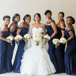 2023 Navy Blue Bridesmaid Dresses Off the Shoulder Mermaid Straps Custom Made Floor Length Maid of Honor Gown Country Beach Wedding Wear Plus Size