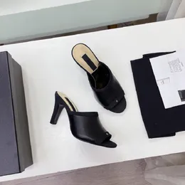 クラシックラグジュアリーブランドサンダルデザイナーシューズファッションスライドハイヒールフローラルブロケード本革のハイヒールの女性靴サンダルトップ99 S52 05