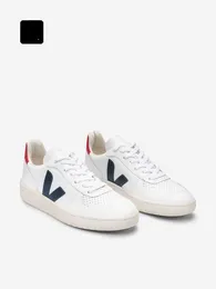 Marka Sıradan Ayakkabı Tasarımcısı Tasarımı French Small Beyaz Ayakkabı Çalışan Spor Kadın ve Erkek Aşıkları Deri Spor Moda Boyutu 335-46