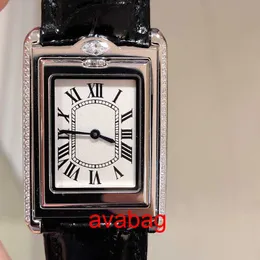 Другие часы наручные часы Женщины смотрят, что кварцевые движения. Начаты на наручные часы 31 -мм водонепроницаемые кожаные часы Montre de Luxe для женщин
