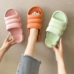 Slippers zomer nieuwe persoonlijkheid bubble modo thuis massage bodem voor mannen en vrouwen sandalen 2022 flip fl 2022 flip fl 2022