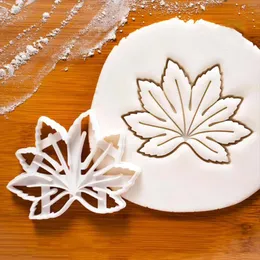 ベーキング金型ケーキの葉の真空シール番号のカットアウトクッキー研磨白いドレスの形