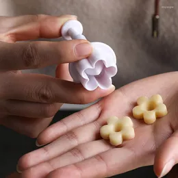 Formy do pieczenia 4PCS Plum Blossom Flower Thinger Fondant Finant Cutter Sugarcraft Cake Dekorowanie narzędzia DIY