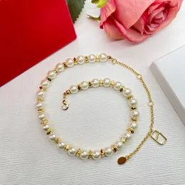 White Pearl Brass Rhombic tillverkad av handhalsband v Litterpendanter Kvinnor Lady Gold Copper Chain Halsbandsmycken gåvor Van1 --09 Bröllopsfest födelsedagspresent