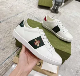 Högkvalitativ herr kvinnor designer casual skor klassiska män kvinna sport basket skor med brev design tränare sneakers storlek 35-45 withs box