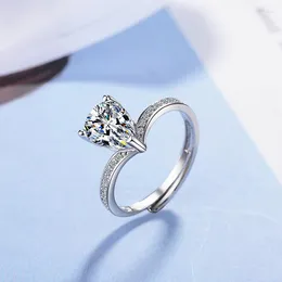 Cluster Rings Luxury 925 Sterling Silver 3 CT Pear Created Moissanite Gemstone Wedding F￶rlovningsring Fina smycken Parti