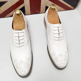 New Bridegroom White Pointed Lace Up Casual Flats Brogue Shoes Homecoming Dress Wedding Party Prom Oxfords Zapatos Hombre