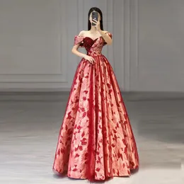 Długie na ramionach sukienki wieczorne czerwone pokepie pociąg na balu noszenie cekinowo luksusowe haftowane specjalne okazje suknie konkursowe suknie
