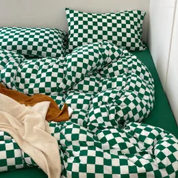 Наборы постельных принадлежностей вязаное хлопок с четырьмя частями винтажного клетчатого контрастного листа листового стеганого одеяла украшения комнаты 4 часа