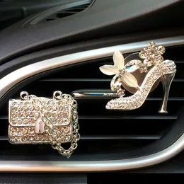 Interiördekorationer bling biltillbehör Girls Purse High Heel Air Freshener Auto Outlet Parfym Clip Scent Diffuser Elegant Decoration T221216